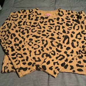 Cute Leopard Sweater size Large Francesca’s